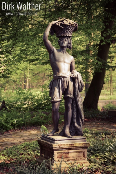 Statue im Rheydter Schlosspark